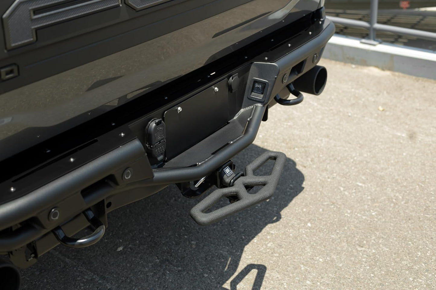 Universal Hitch Bump Step for 2" Receivers, 18" Wide Paddle Step, Includes Hitch Pin and Stabilizer Plate Steel Construction - OMOTOR